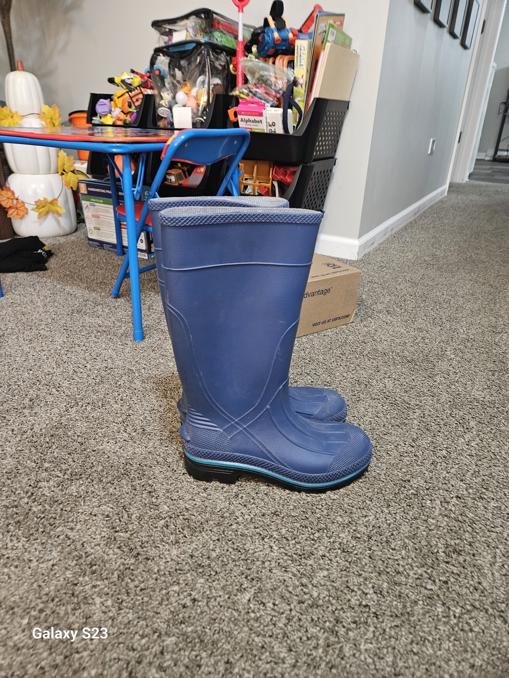 Women’s Size 6 Navy Blue Tall Rubber Rain Boots Waterproof Teal Accent